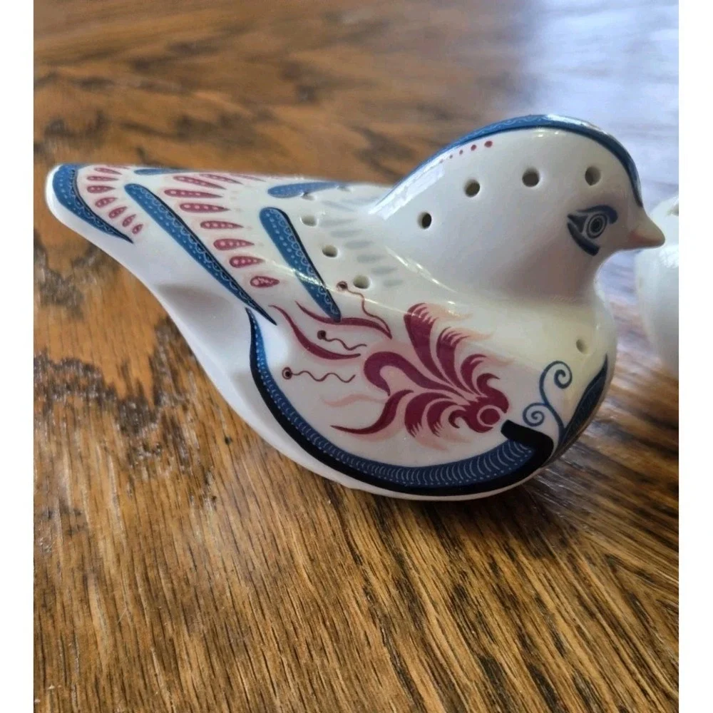 Royal Pavillion Brighton for Elizabeth Arden Finch Bird Pomander Potpourri,set 2